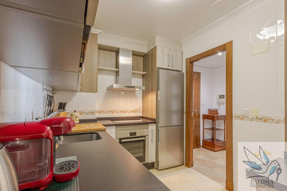 Of 2bdr With Excellent Location Apartment *